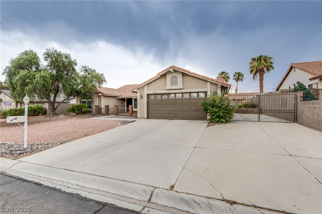 3249 Palmdesert Way Property Photo 4