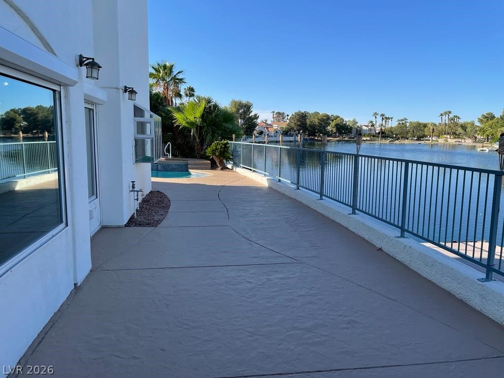 2960 Sun Lake Drive Property Photo 3