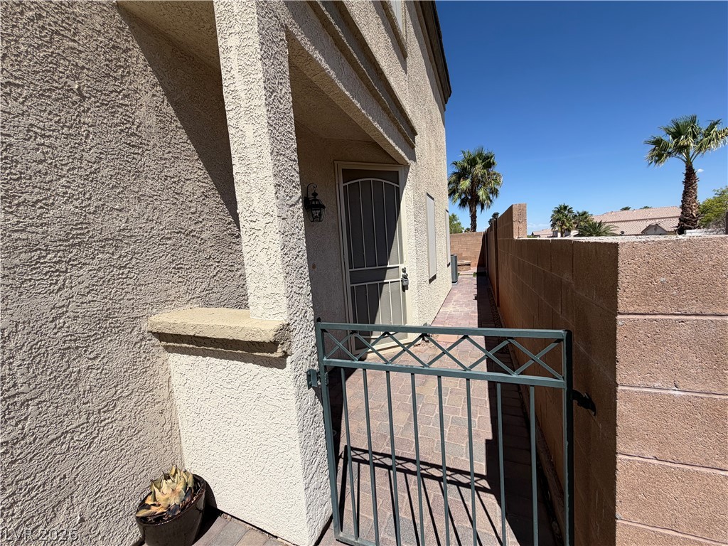 8304 Strawberry Spring Street Property Photo 4