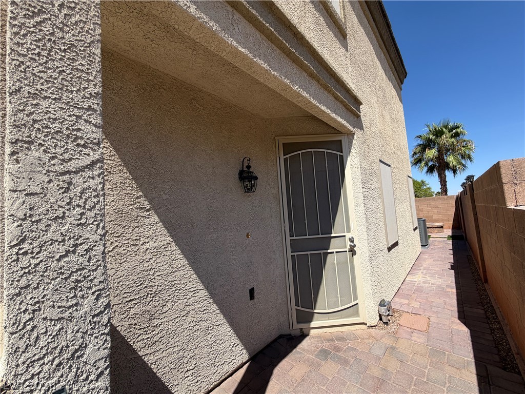 8304 Strawberry Spring Street Property Photo 5