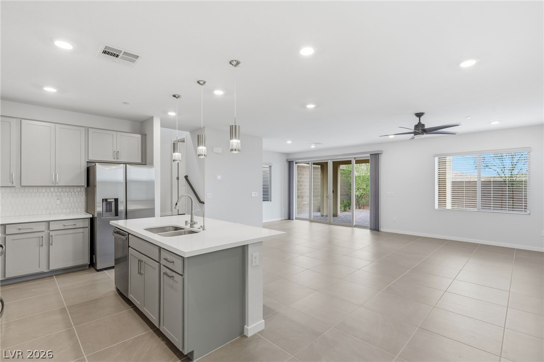 11576 Desert Hollow Avenue Property Photo 6