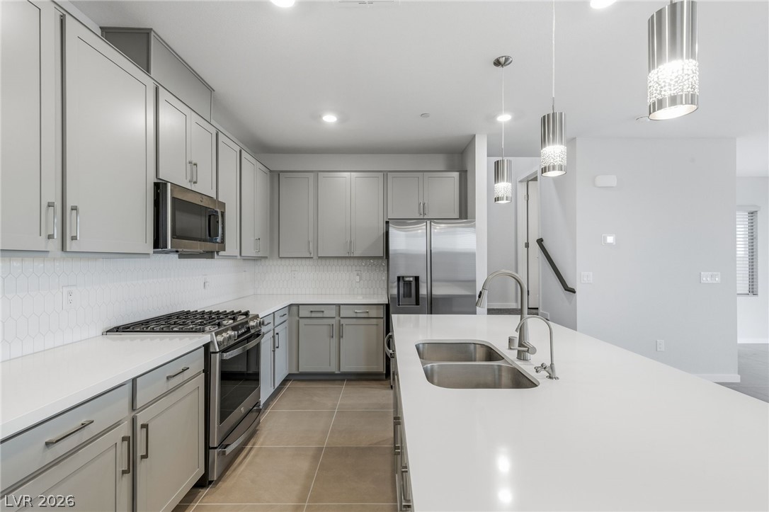 11576 Desert Hollow Avenue Property Photo 8
