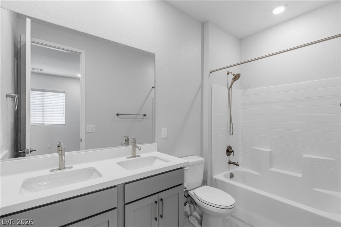 11576 Desert Hollow Avenue Property Photo 25