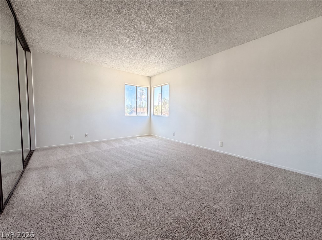 3152 Viewcrest Avenue Property Photo 4