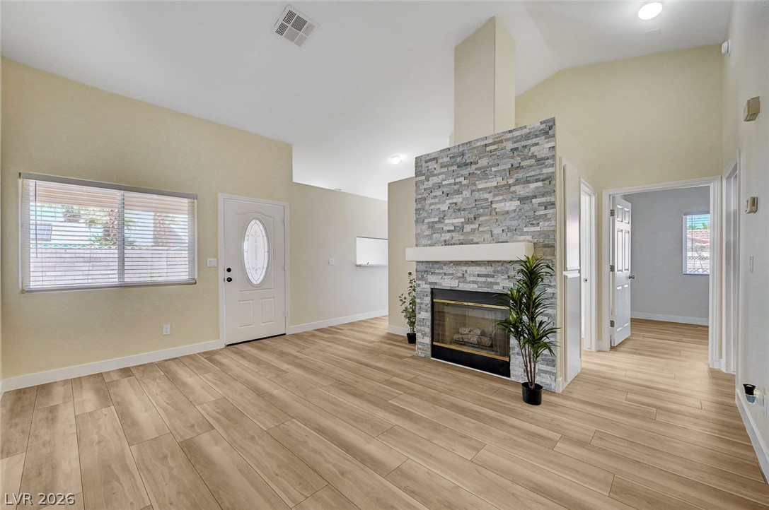 1632 North Torrey Pines Drive 101 Property Photo 2