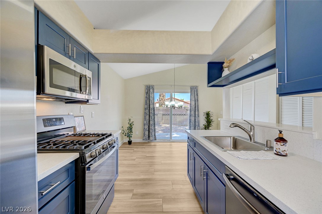 1632 North Torrey Pines Drive 101 Property Photo 10