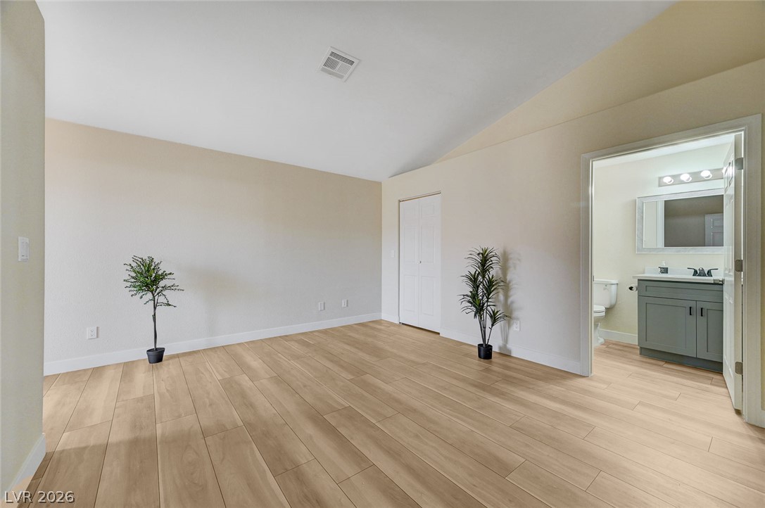1632 North Torrey Pines Drive 101 Property Photo 12