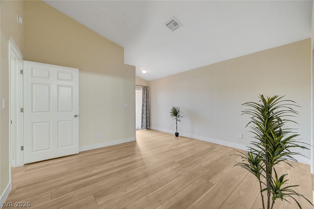 1632 North Torrey Pines Drive 101 Property Photo 13