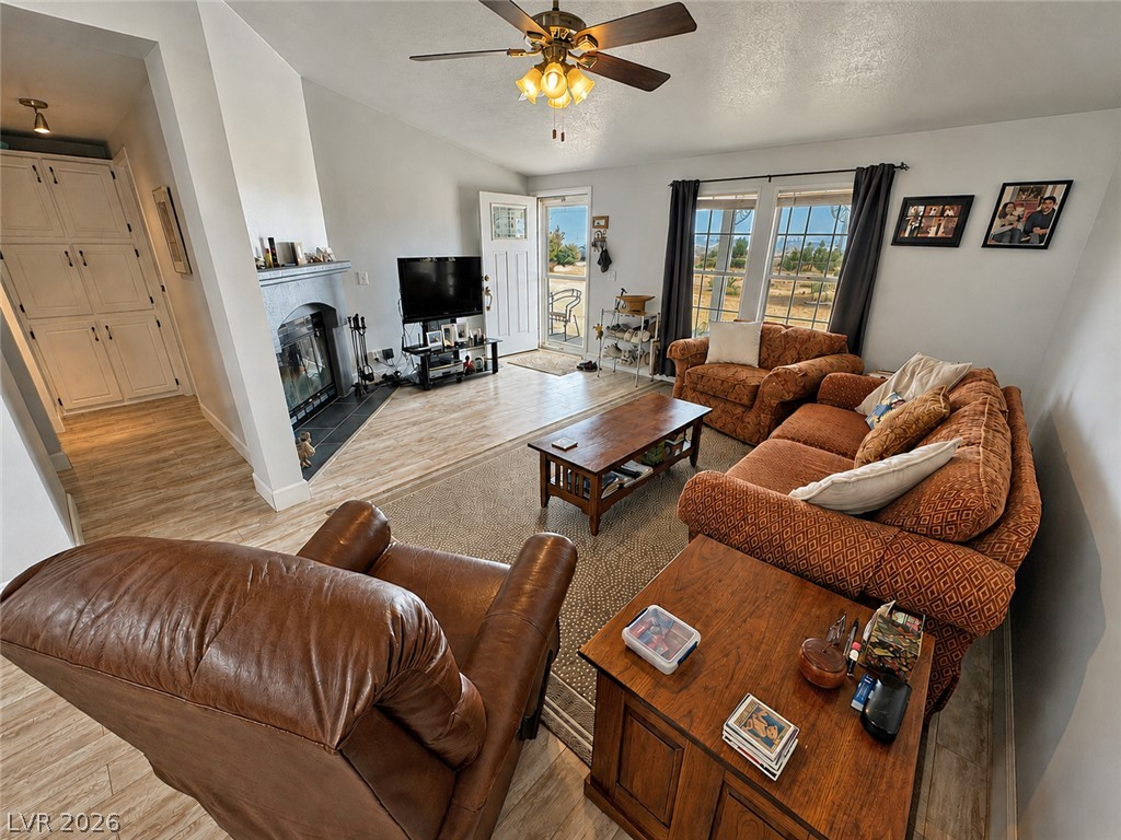 4080 West Prospector Lane Property Photo 6