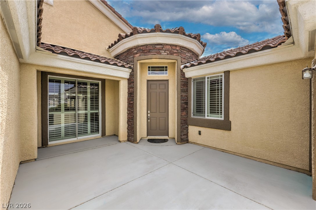 5924 Bullboat Court Property Photo 2