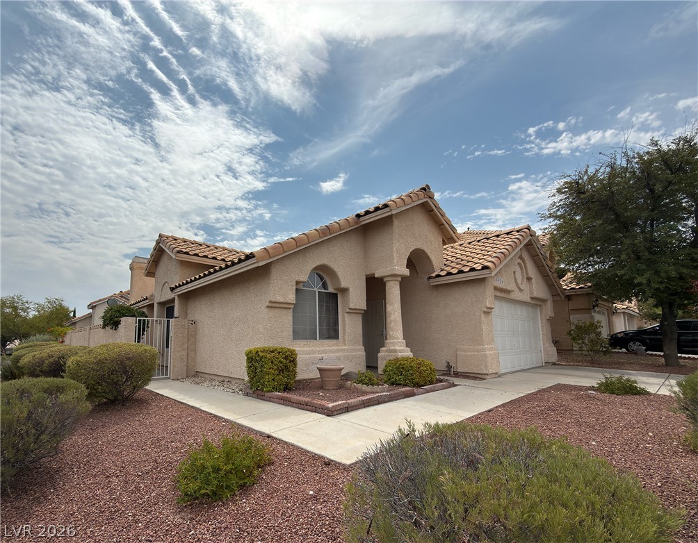 2436 Twin Flower Circle Property Photo 2