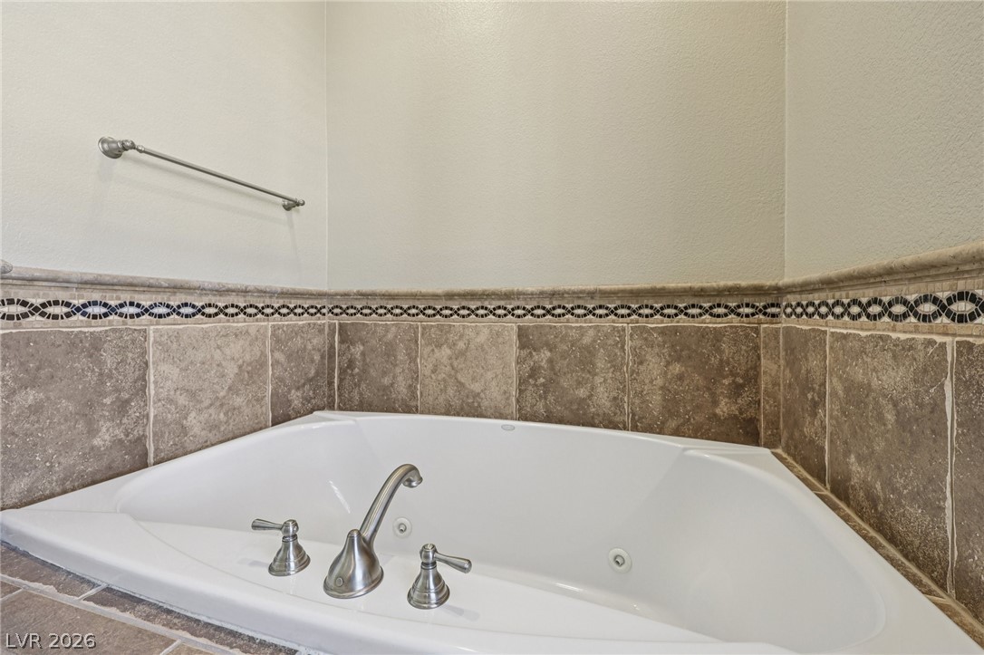 10 Via Vasari 104 Property Photo 39