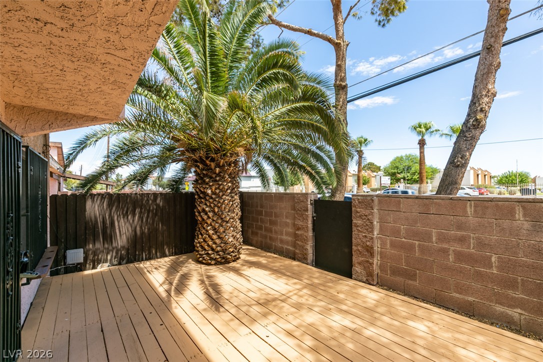 4375 Spencer Street Property Photo 4