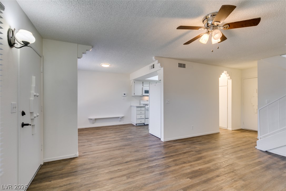 4375 Spencer Street Property Photo 10