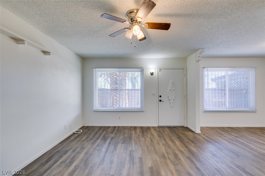 4375 Spencer Street Property Photo 14