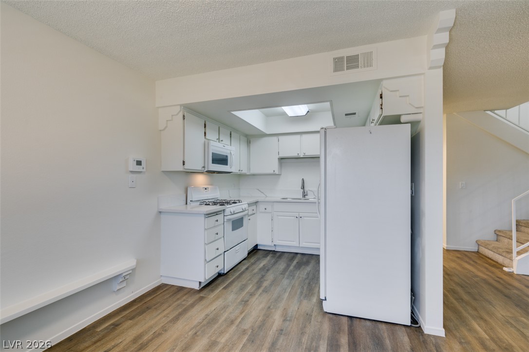 4375 Spencer Street Property Photo 20