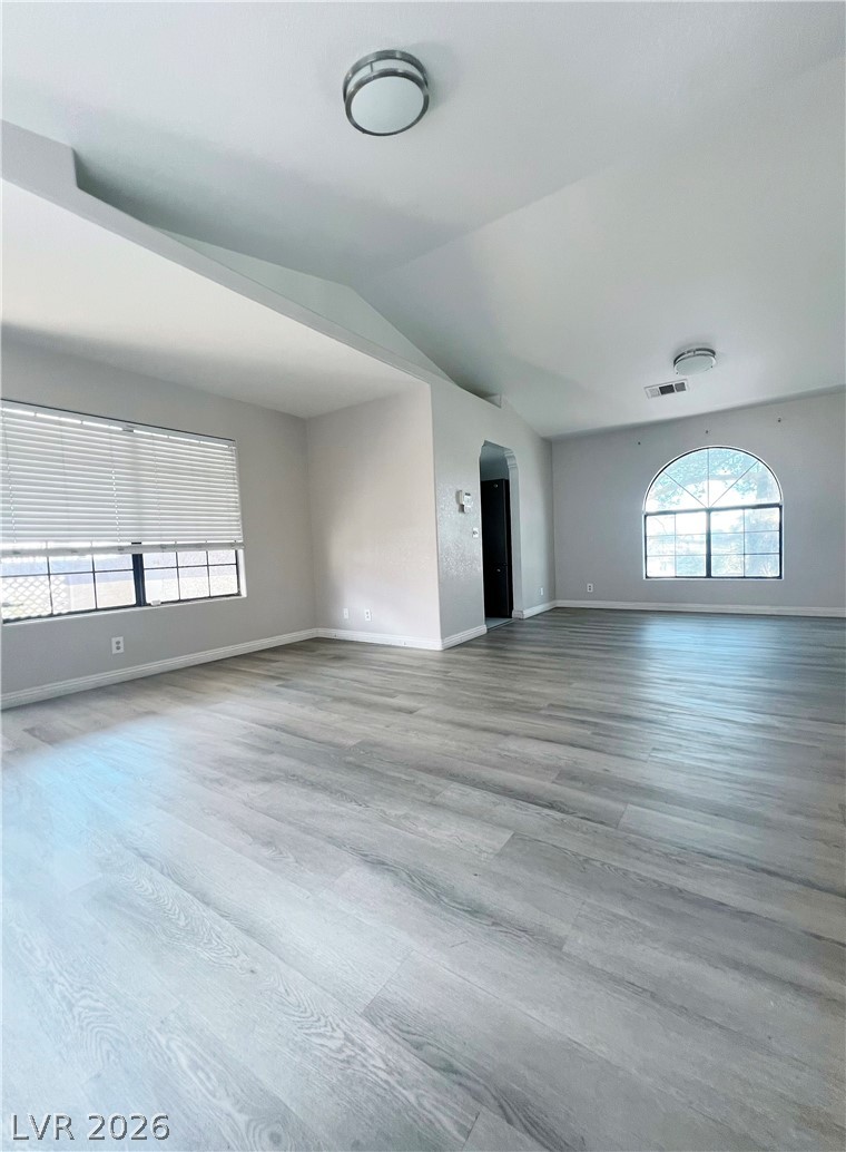 1405 Santa Margarita Street E Property Photo 3