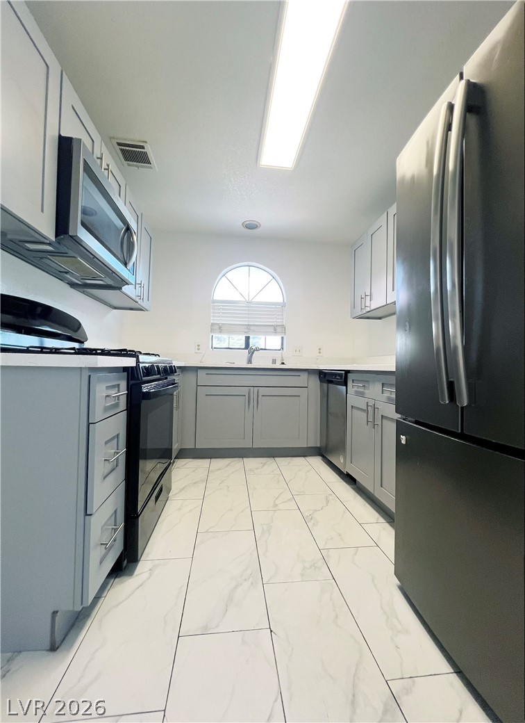 1405 Santa Margarita Street E Property Photo 4