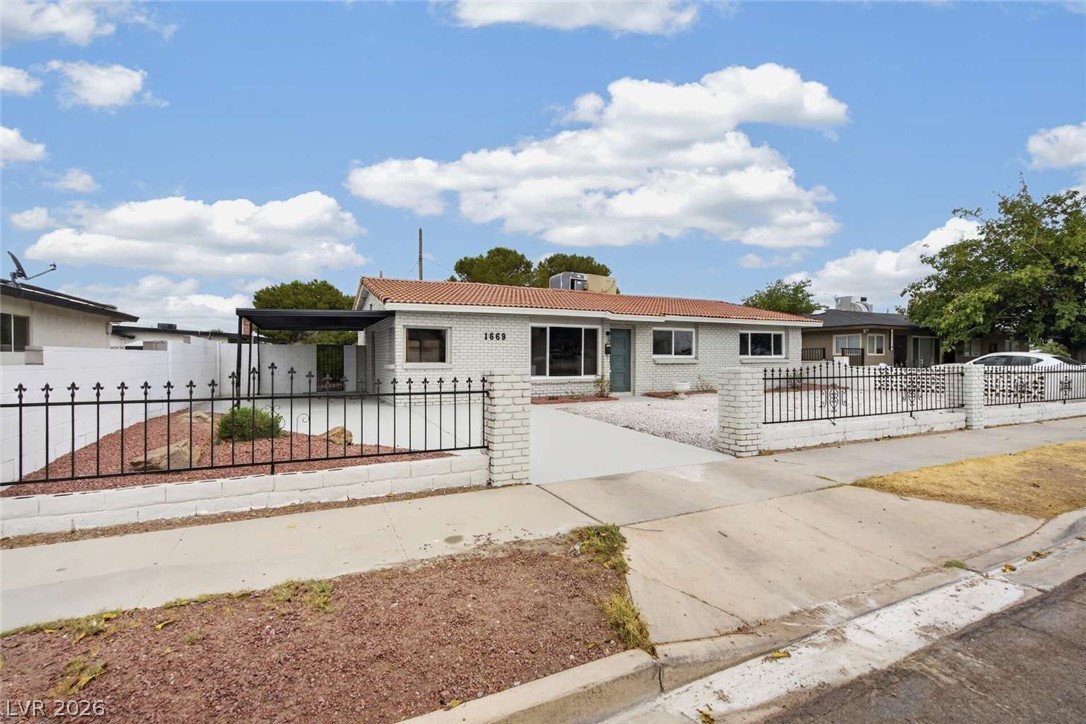 1669 North G Street Property Photo 17