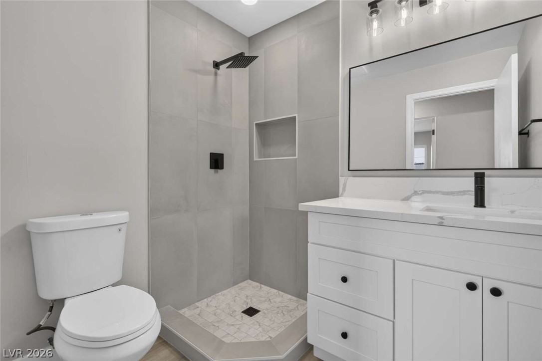 1669 North G Street Property Photo 28