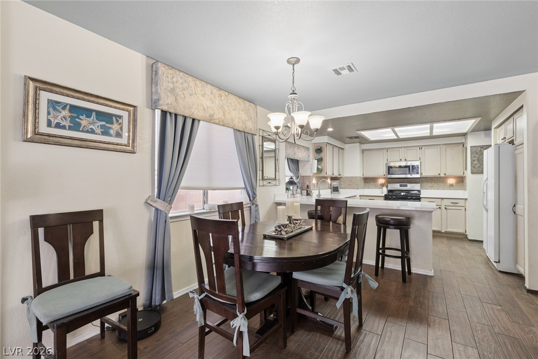 2429 Twin Flower Circle Property Photo 8