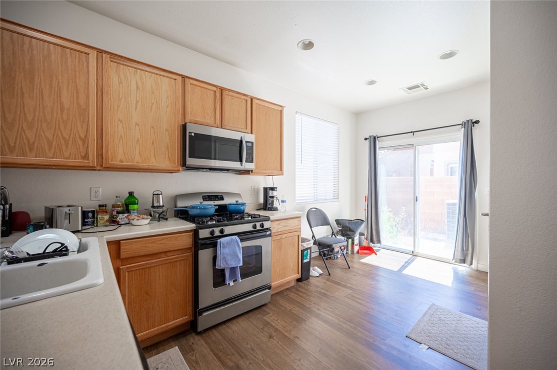 9830 Hanover Grove Avenue Property Photo 15