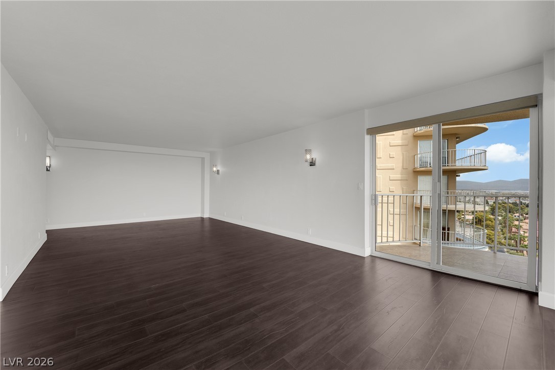 3111 Bel Air Drive 18f Property Photo 4