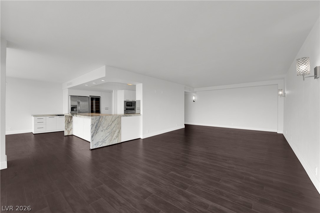 3111 Bel Air Drive 18f Property Photo 5