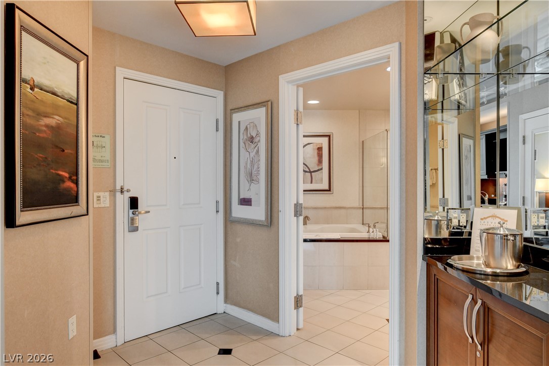 135 East Harmon Avenue 1619 Property Photo 6