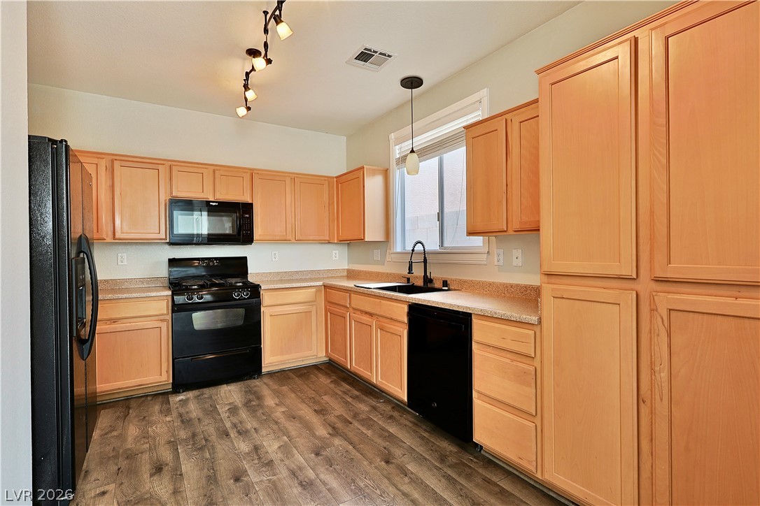 1287 Horizon Village Avenue Property Photo 11