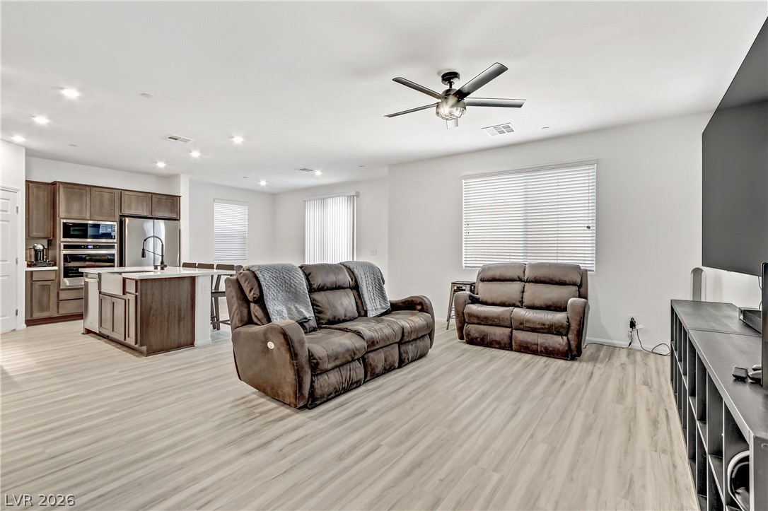 10964 Oregano Avenue Property Photo 3