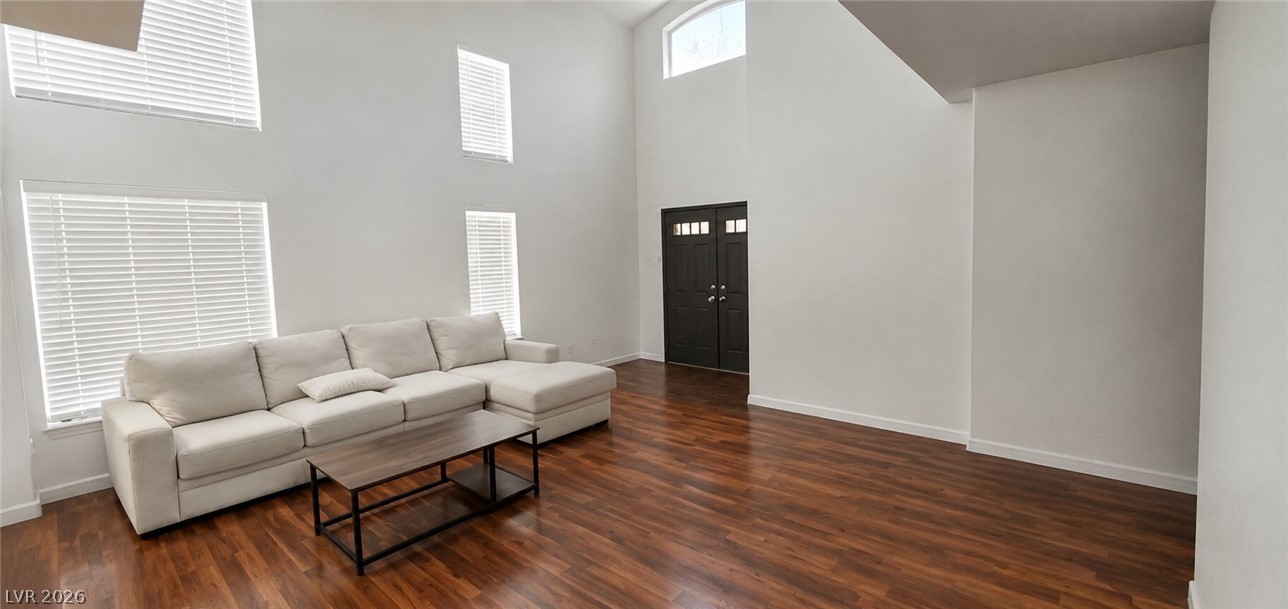 1830 Box Springs Avenue Property Photo 2