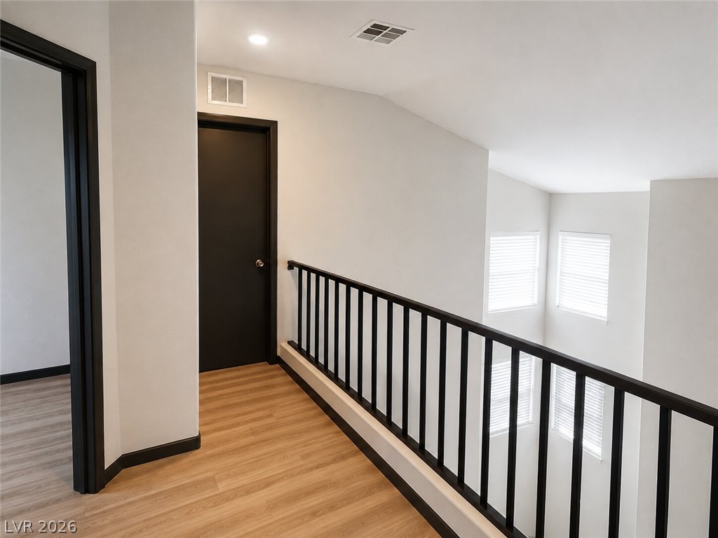 1830 Box Springs Avenue Property Photo 8