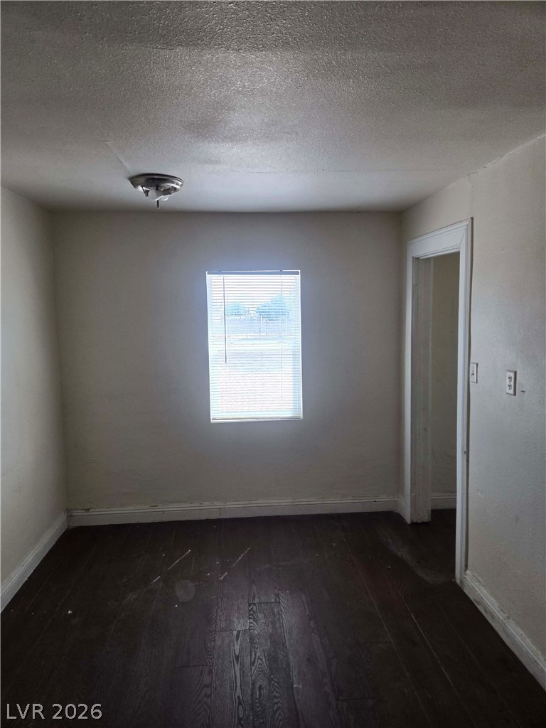 413 West Van Buren Avenue 9 Property Photo 6