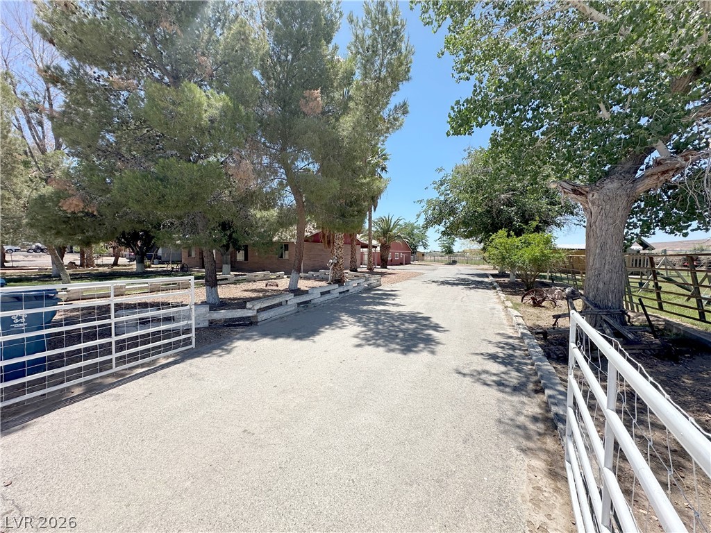 2025 Whipple Avenue Property Photo 4