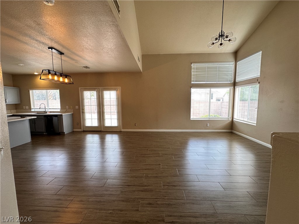 2024 Shining Feather Lane Property Photo 4