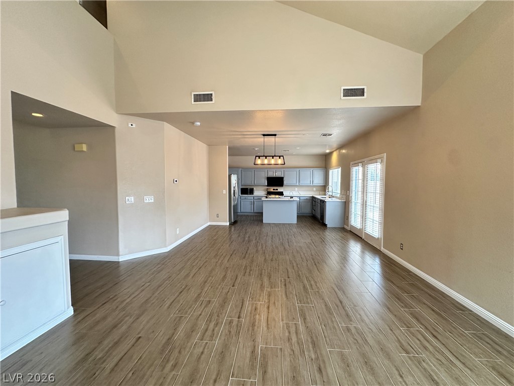 2024 Shining Feather Lane Property Photo 6
