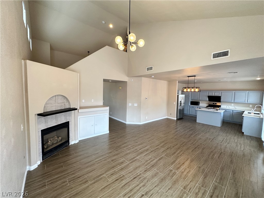2024 Shining Feather Lane Property Photo 7