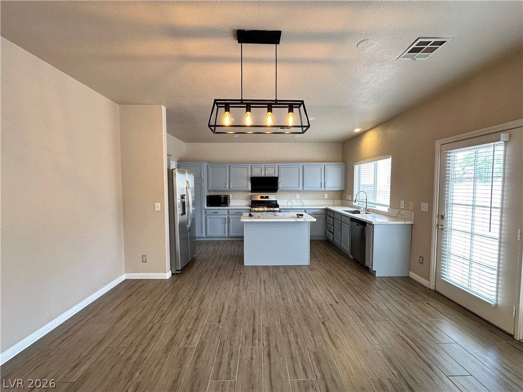 2024 Shining Feather Lane Property Photo 9
