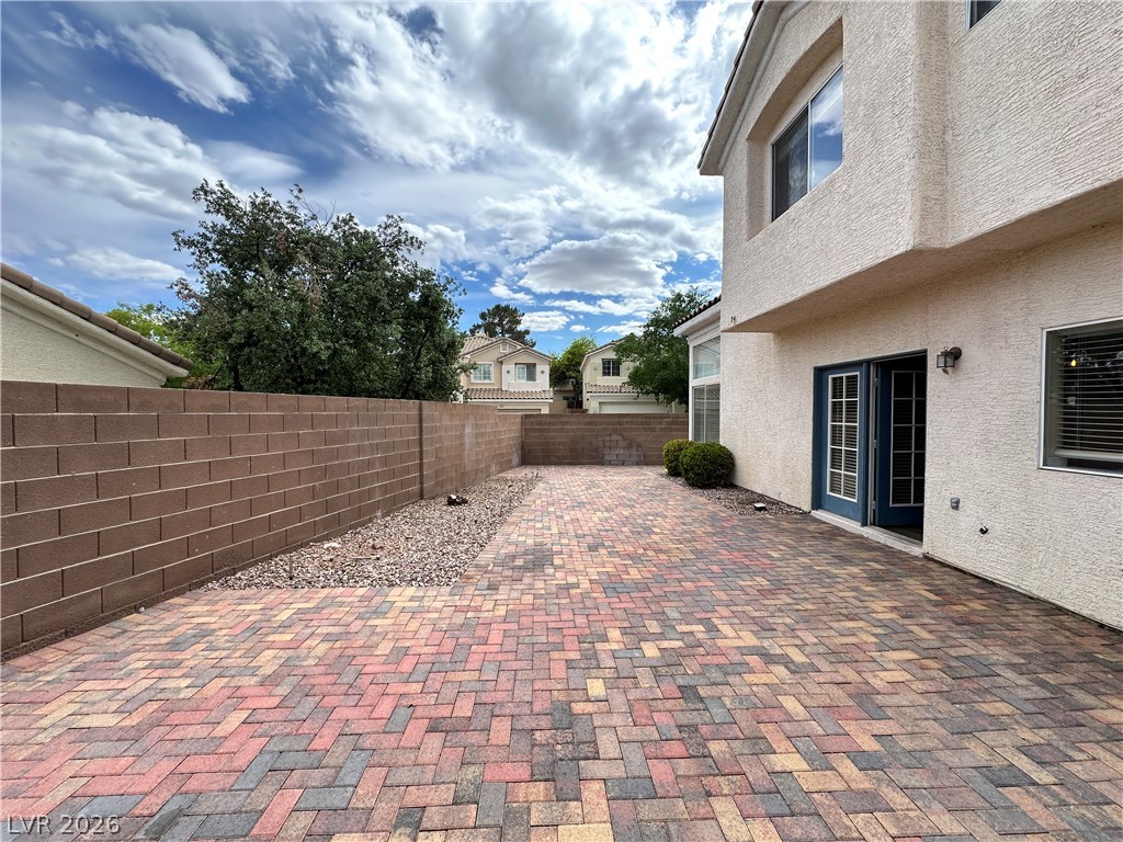 2024 Shining Feather Lane Property Photo 12