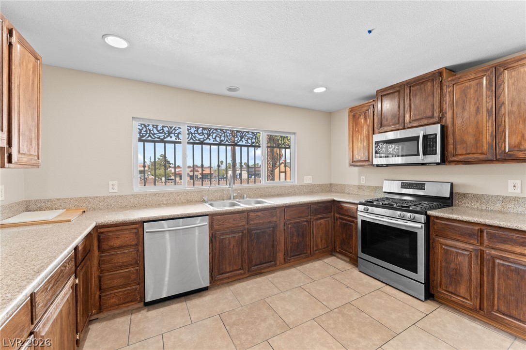3750 La Junta Drive Property Photo 7