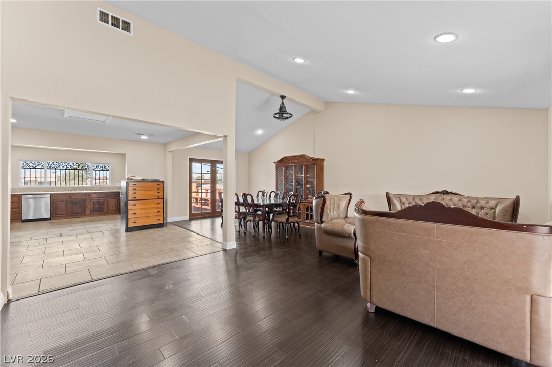 3750 La Junta Drive Property Photo 14