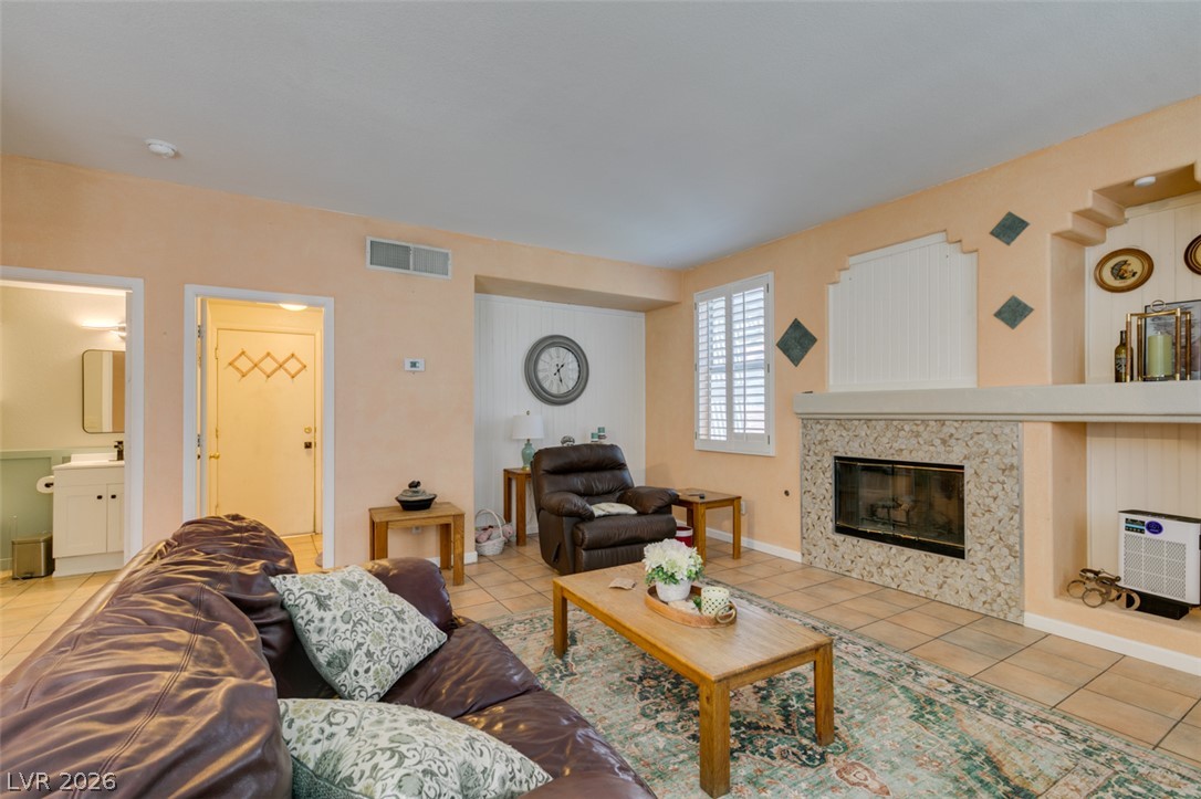 827 Fuerte Court Property Photo 7