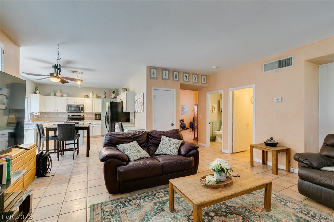 827 Fuerte Court Property Photo 8