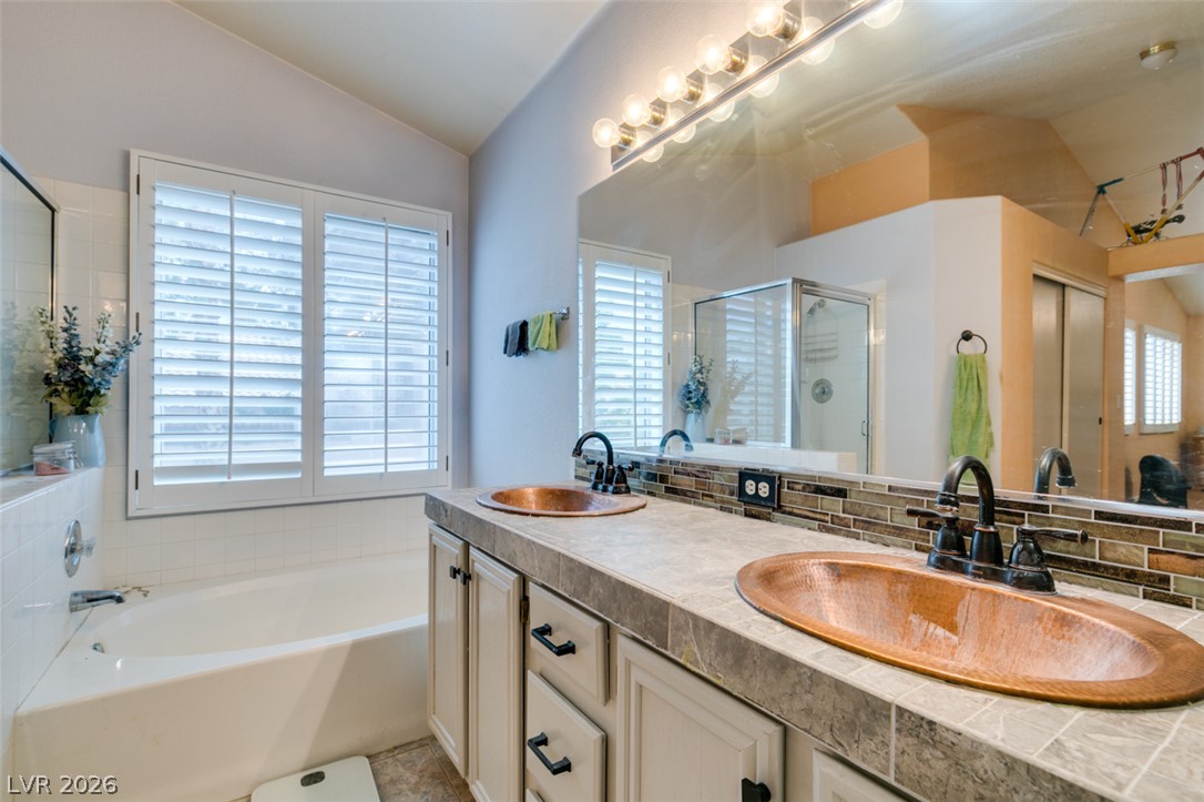827 Fuerte Court Property Photo 24
