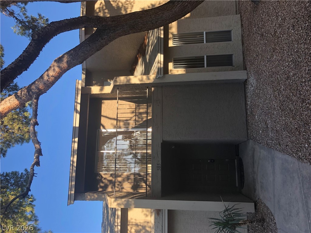 585 Sellers Place Property Photo 1