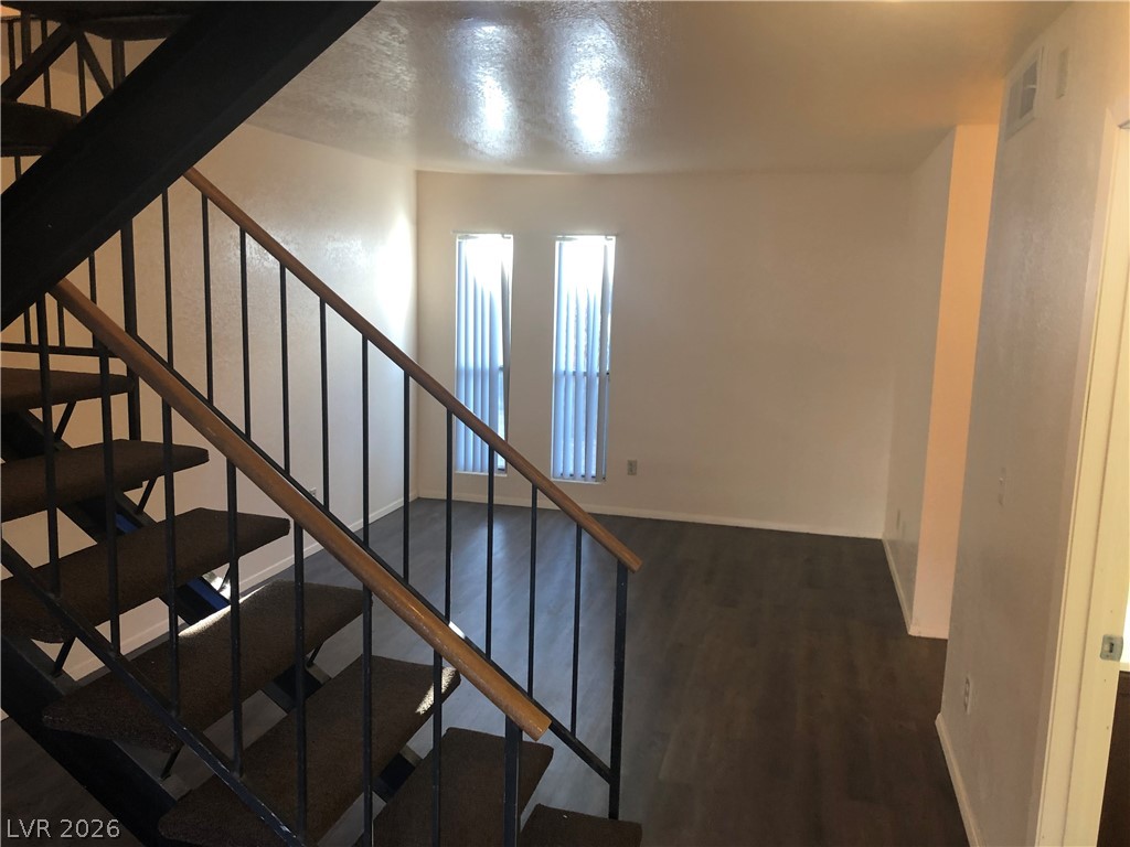 585 Sellers Place Property Photo 4