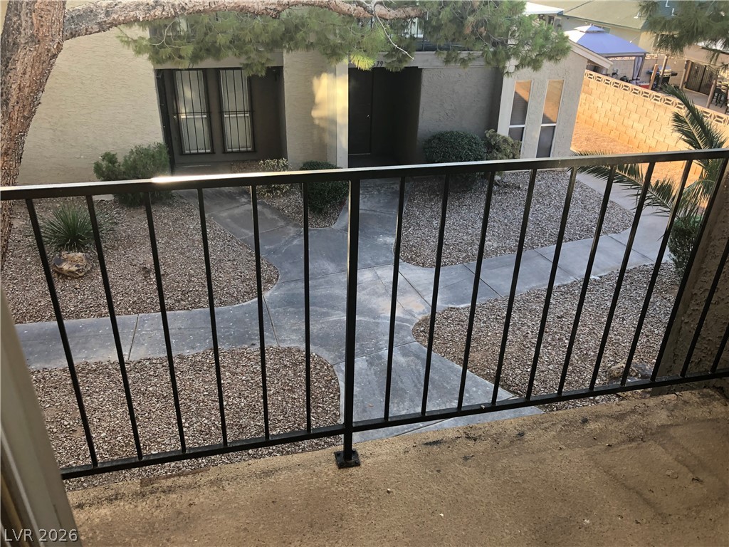 585 Sellers Place Property Photo 12