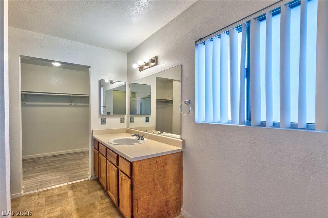 587 Sellers Place Property Photo 10