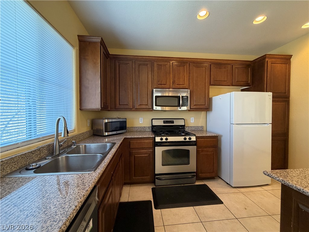 10811 Ackers Drive Property Photo 12